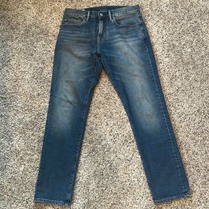 Men's GAP Slim Jeans. Medium Wash 30/30